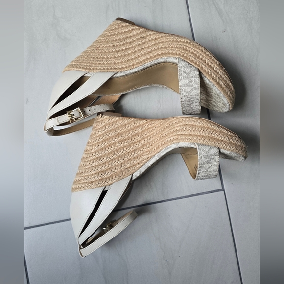 MICHAEL KORS Kimberly Logo and Leather Wedges Sandals Vanilla Cream Shoes Sz 7.5 - Picture 7 of 16